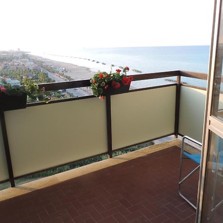 Interno 132 Apartment Porto San Giorgio Bagian luar foto