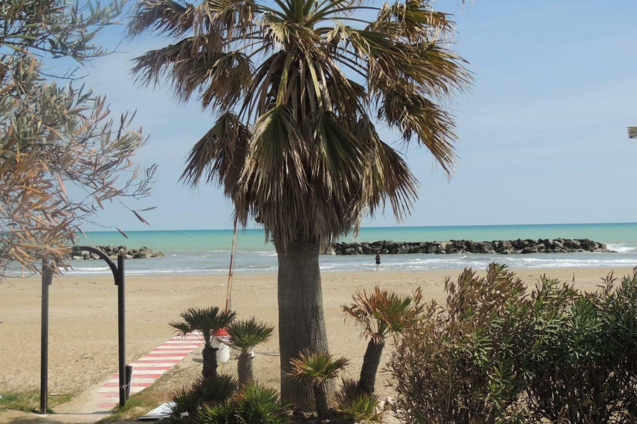 Interno 132 Apartment Porto San Giorgio Bagian luar foto