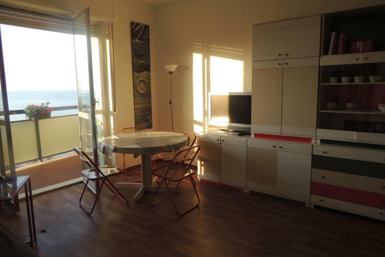 Interno 132 Apartment Porto San Giorgio Bagian luar foto
